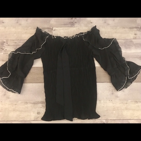 Off shoulder shirred ruffle top - Picture 5 of 9